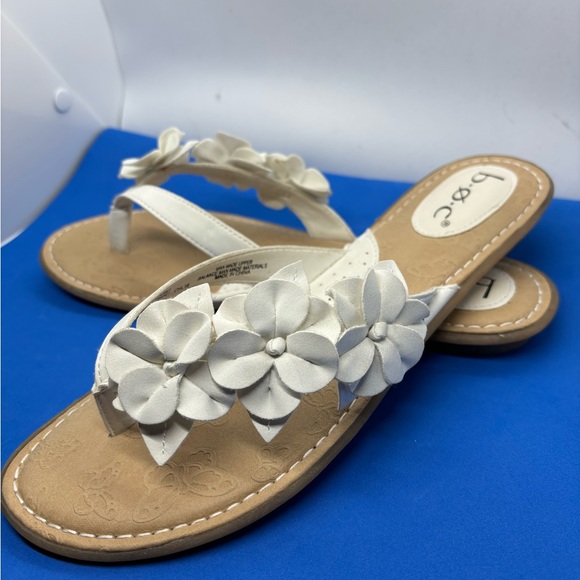 b.o.c. Adney White Sandals, Size 10 M - Picture 2 of 9